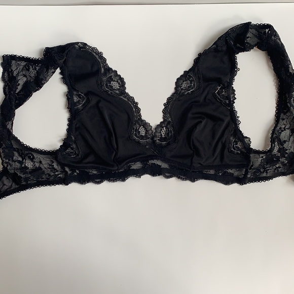 VS Black Velvet Lace Bralette & thong set (NWOT) - Picture 9 of 12